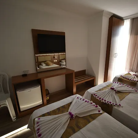 Demirci Hotell 5*